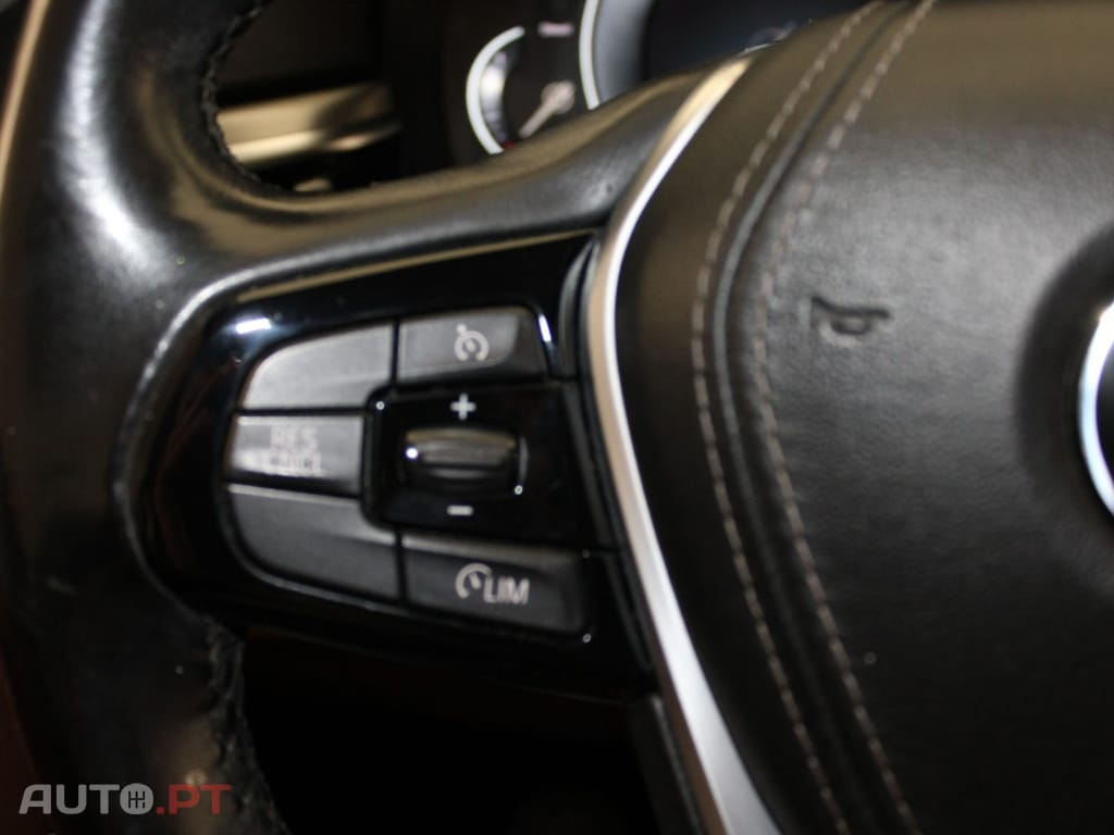 BMW 520 D TOURING LINE SPORT I.V.A DEDUTÍVEL