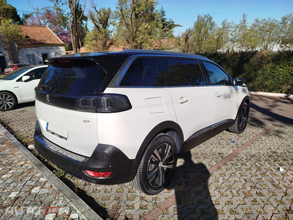 Peugeot 5008 GT HYBRID 136 CV