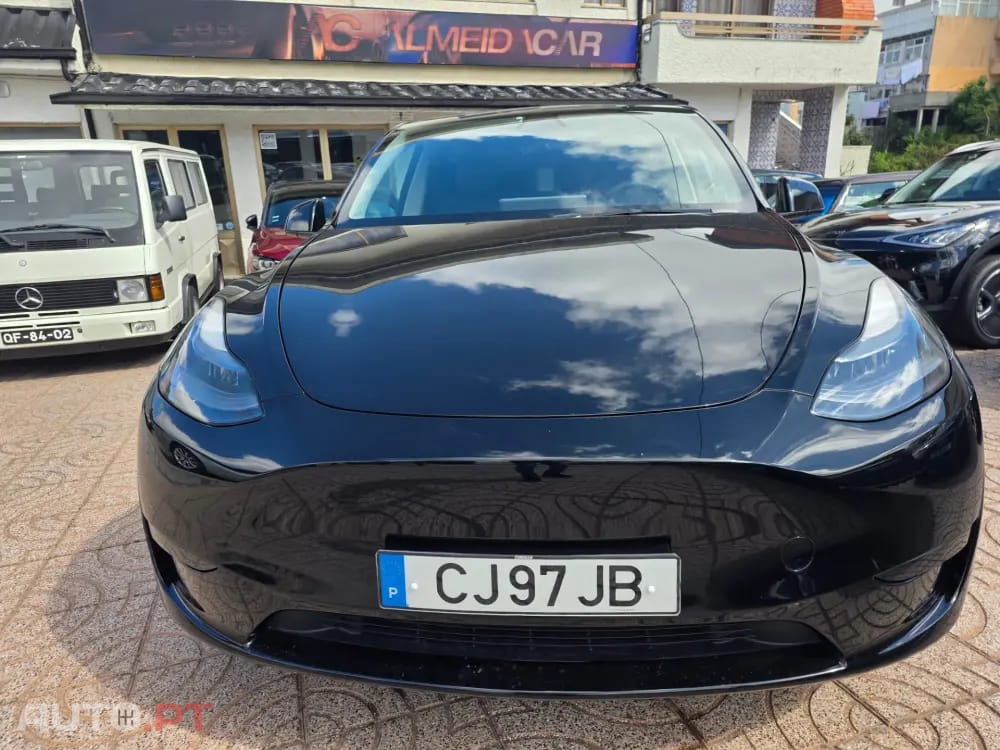 Tesla Model Y RWD