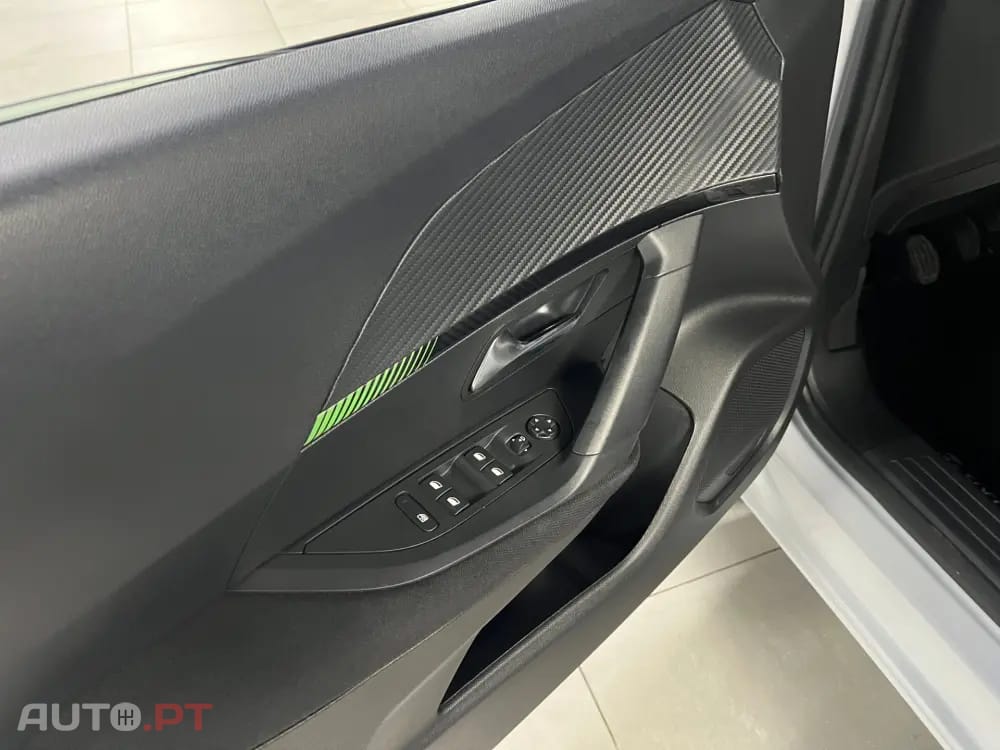 Peugeot 2008 1.2 PureTech Active Pack