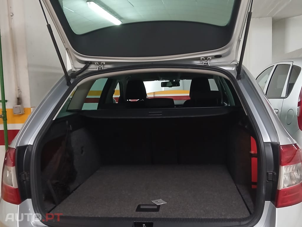 Skoda Octavia Ambition — fotografia 6