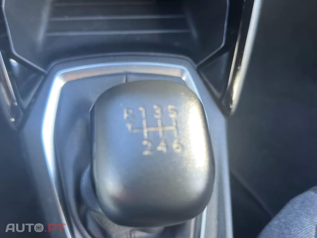 Peugeot 2008 1.2 PureTech Active Pack