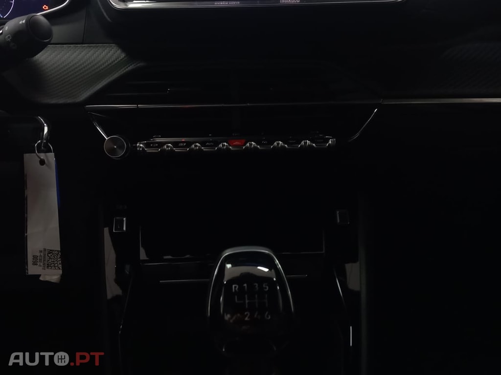 Peugeot 2008 Allure 1.2 PURETECH 100 CV