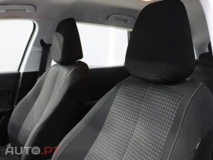 Peugeot 308 SW 1.5 BlueHDI Active — fotografia 12