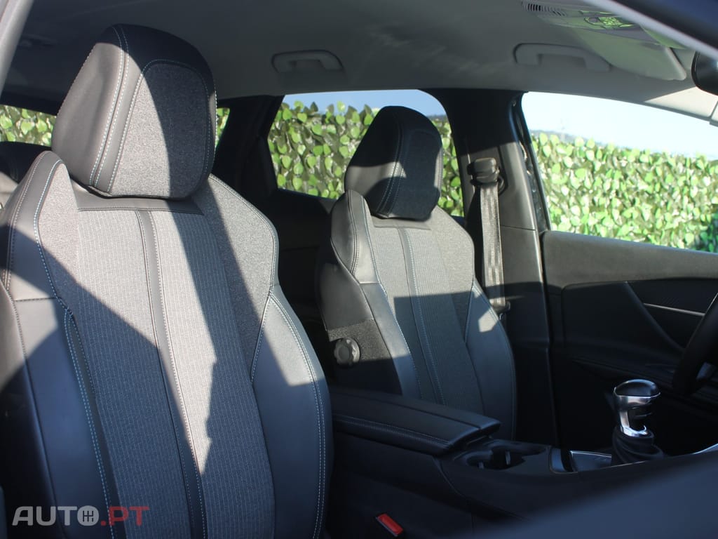 Peugeot 3008 1.5 BlueHDi Allure