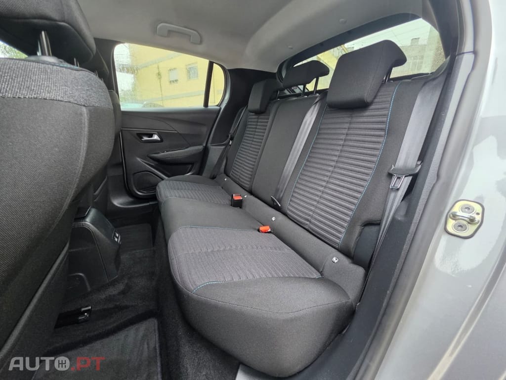 Peugeot E-208 50 kWh Style