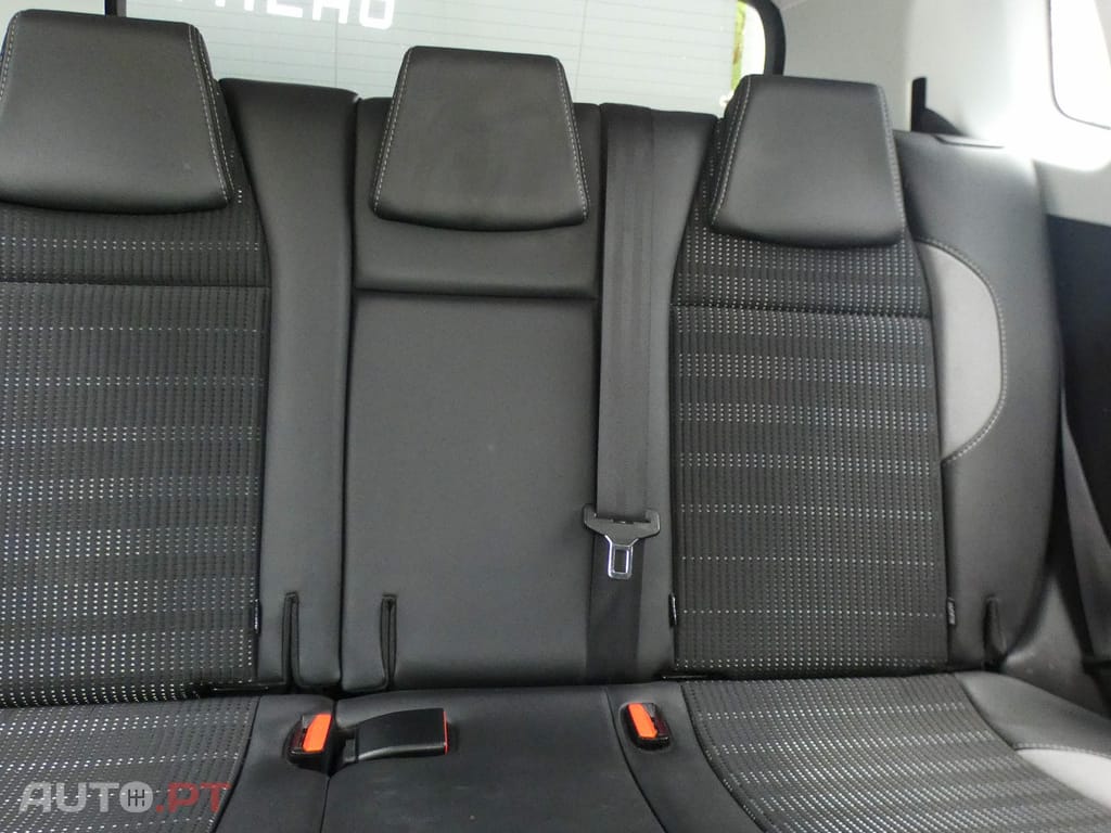 Peugeot 2008 1.6 e-HDi Allure