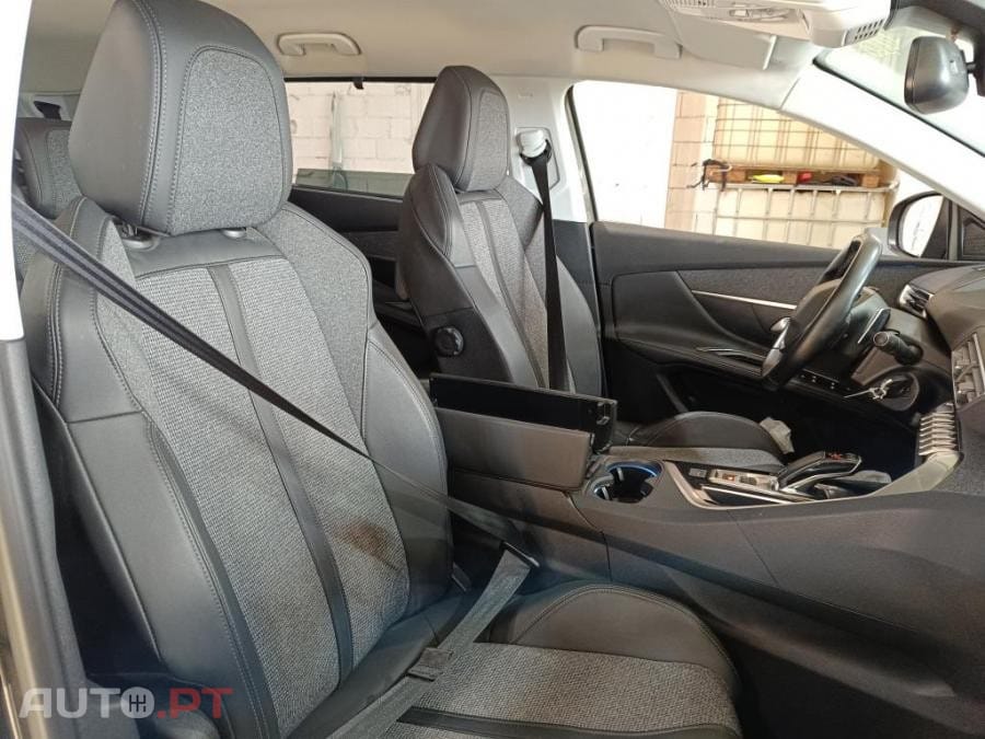Peugeot 5008 1.5 BlueHDi Allure EAT8