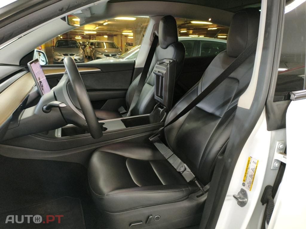 Tesla Model Y Long Range Tração Integral