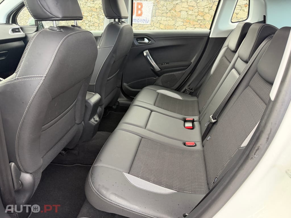 Peugeot 2008 1.2 PureTech Allure