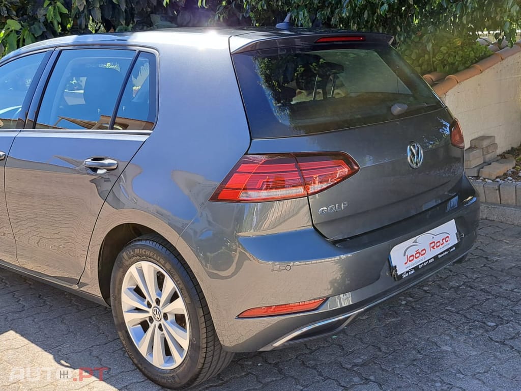 Volkswagen Golf 1.6 TDI DSG  Confortline
