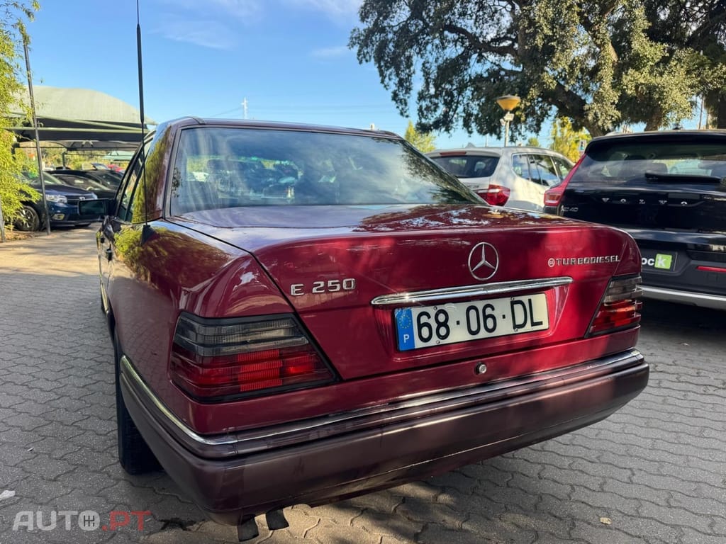 Mercedes-Benz E 250 TD