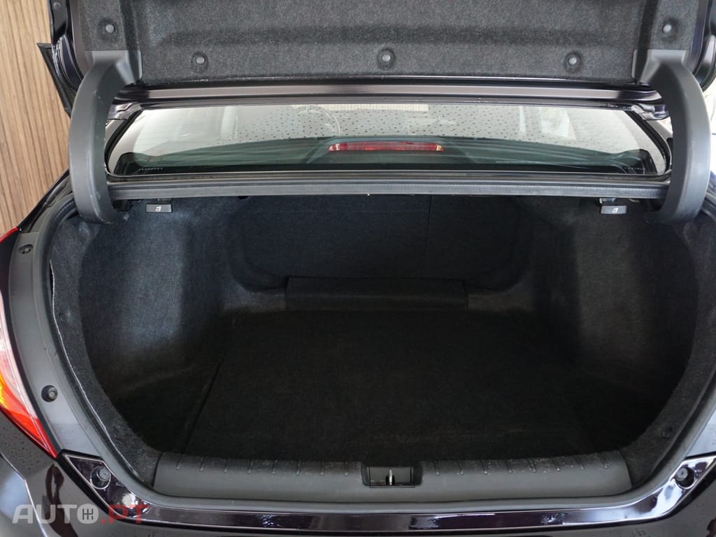 Honda Civic 1.6 i-DTEC Elegance Navi