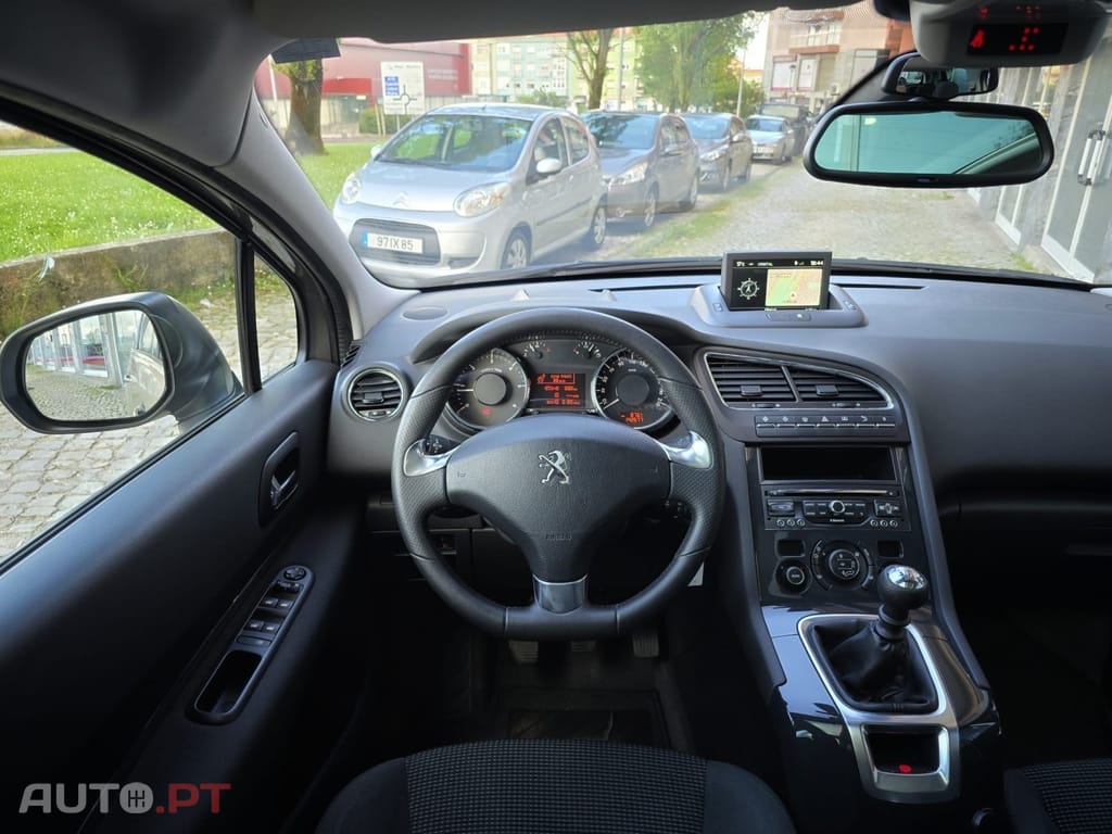 Peugeot 5008 1.6 BlueHDi Allure J17