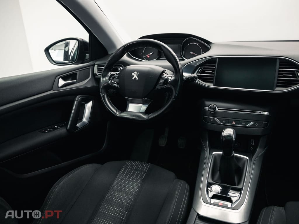 Peugeot 308 SW 1.2 PureTech Style J17