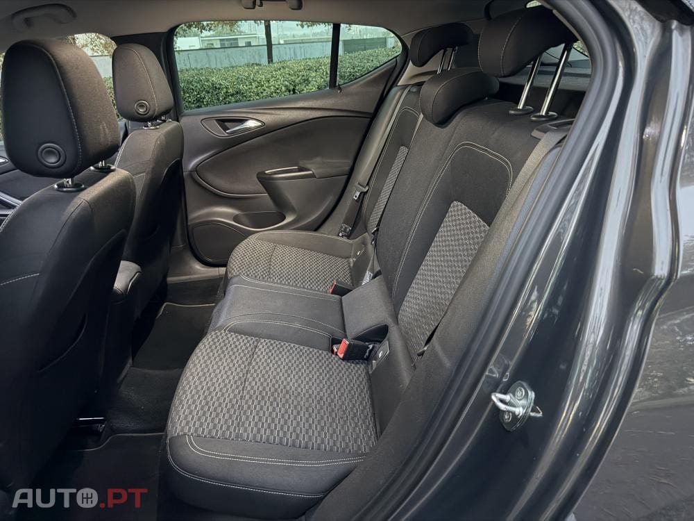 Opel Astra 1.6 CDTi Cosmo S/S J18