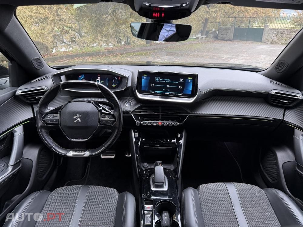 Peugeot E-2008 50 kWh GT