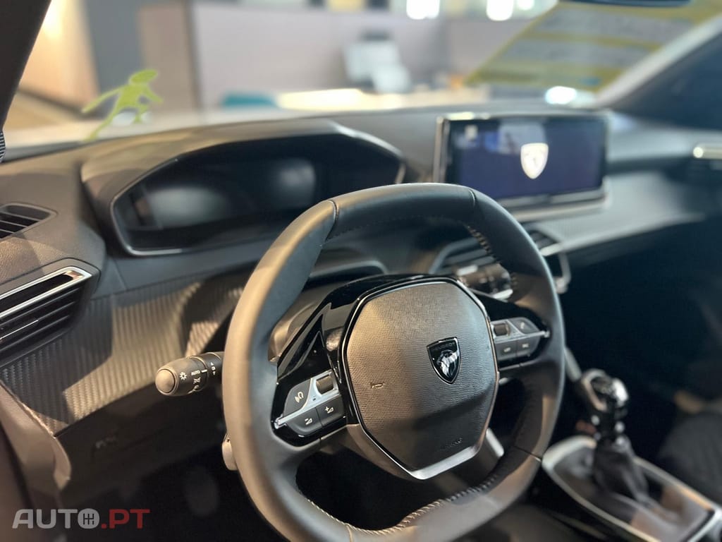 Peugeot 2008 1.2 PureTech Allure