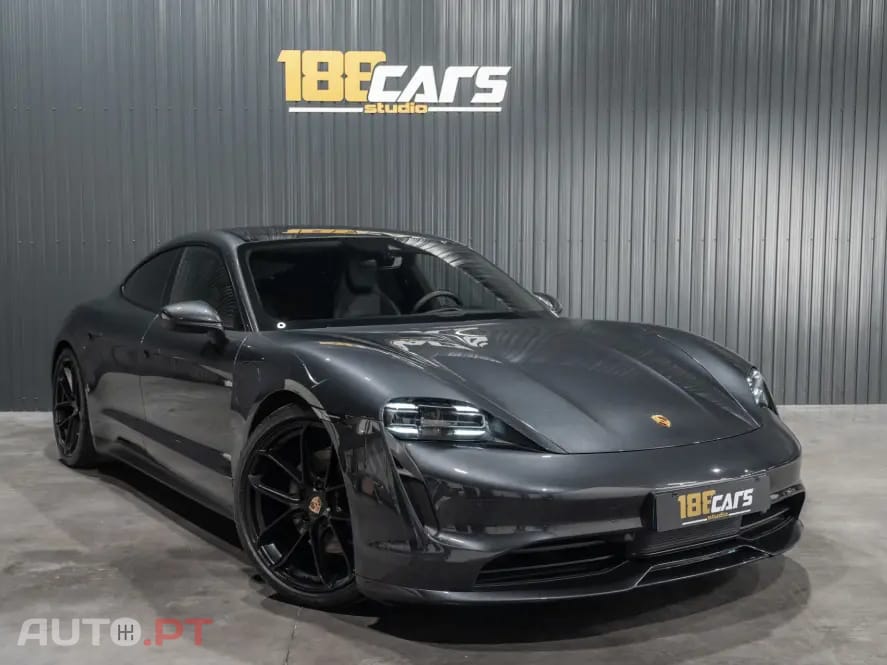 Porsche Taycan 4