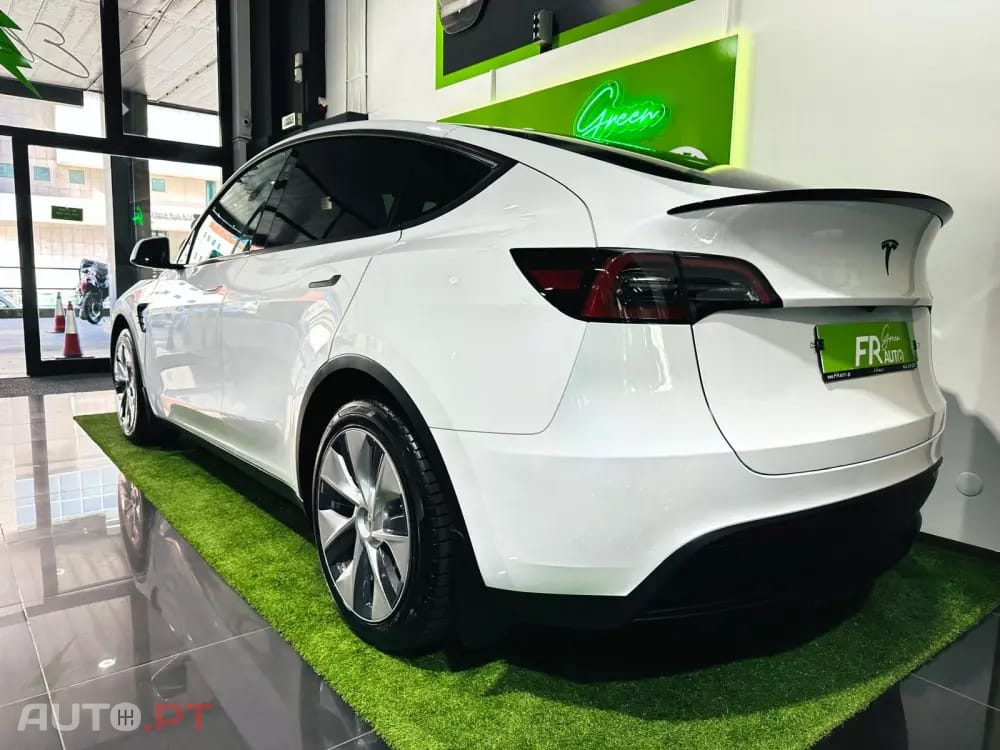Tesla Model Y Standard