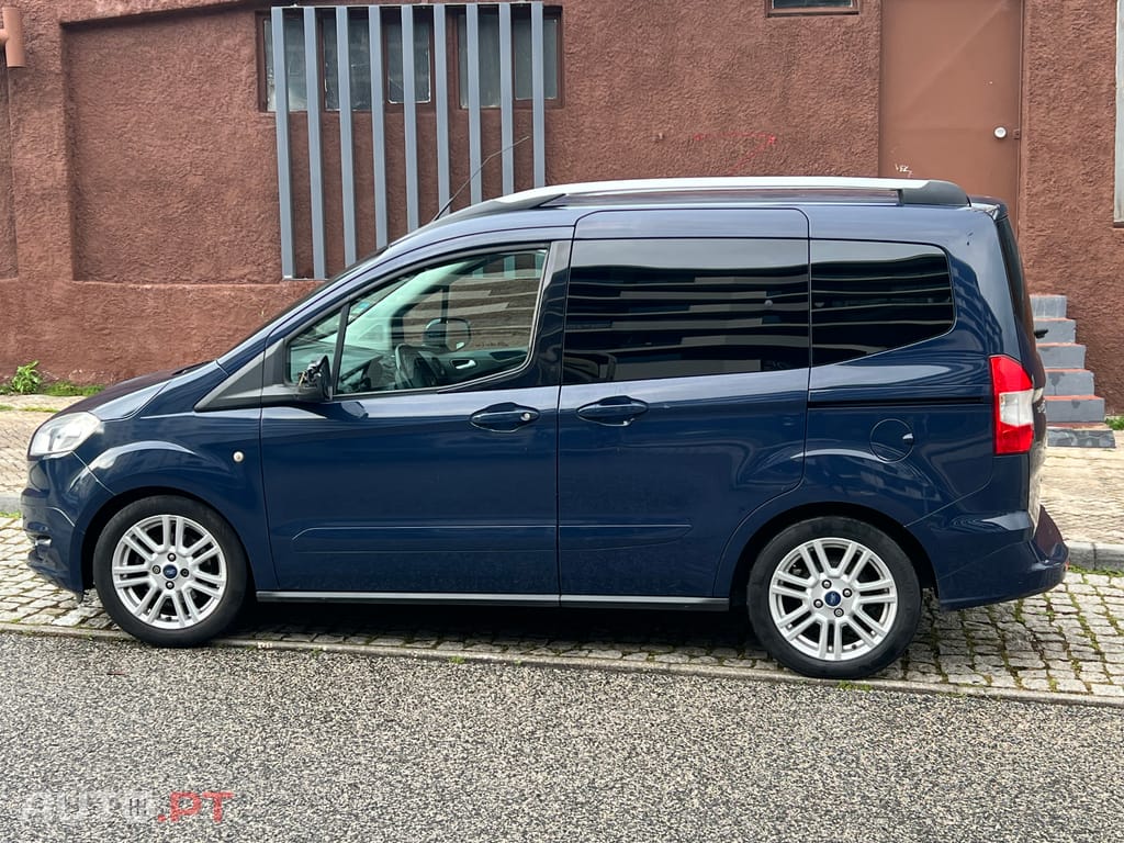 Ford Tourneo Courier MPV 1.5 TDCi