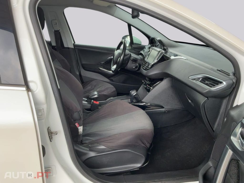 Peugeot 2008 1.2 PureTech Allure EAT6