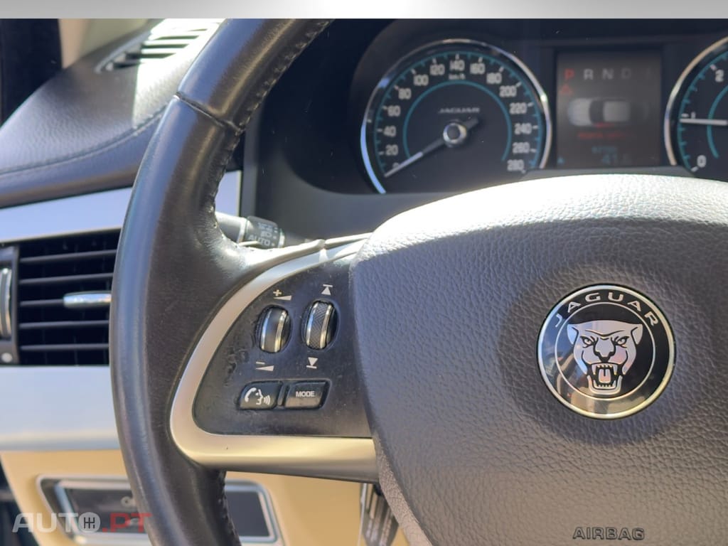Jaguar XF 2.2 D Luxury