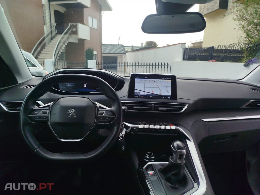 Peugeot 5008 1.2 PureTech Allure Grip Control