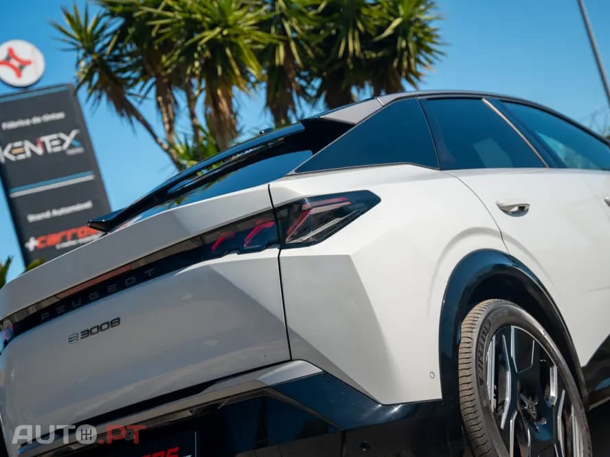 Peugeot E-3008 73 kWh GT