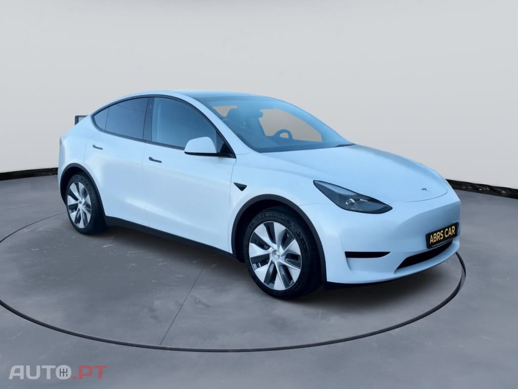 Tesla Model Y RWD