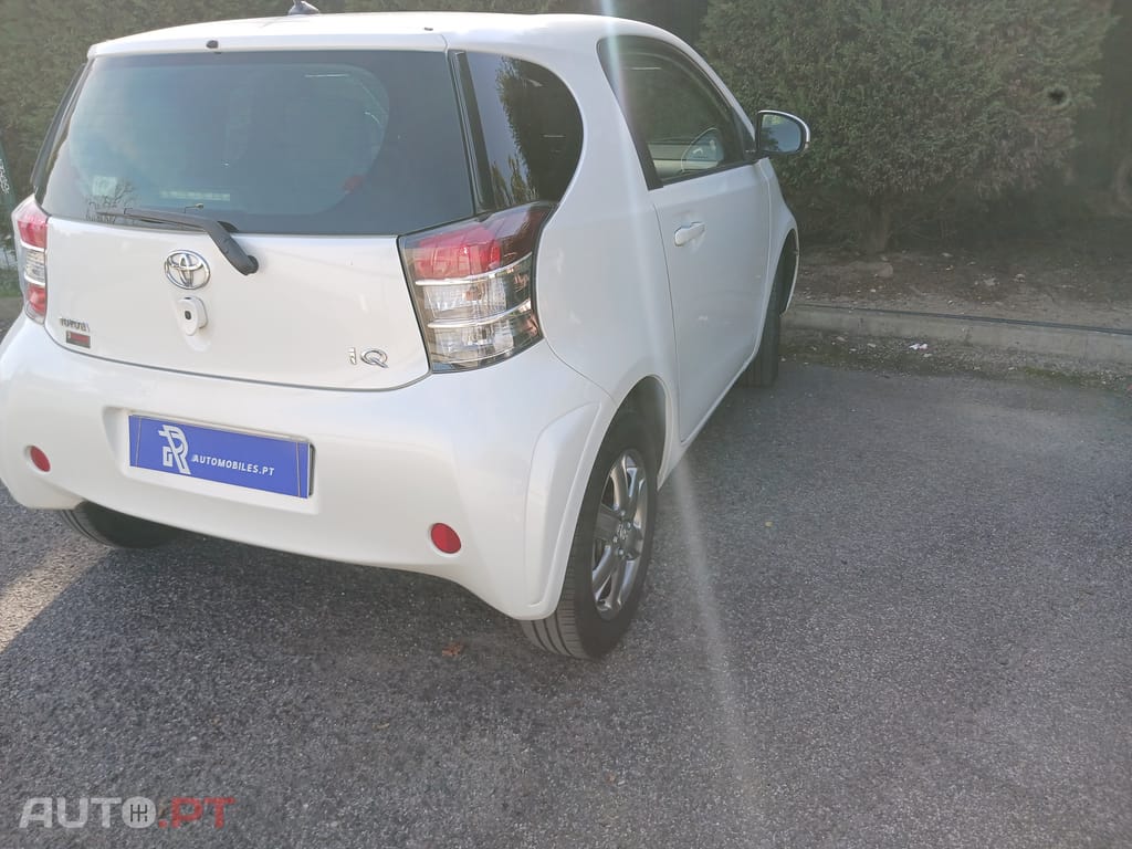 Toyota iQ 1.0 VVT-i Essential+AC