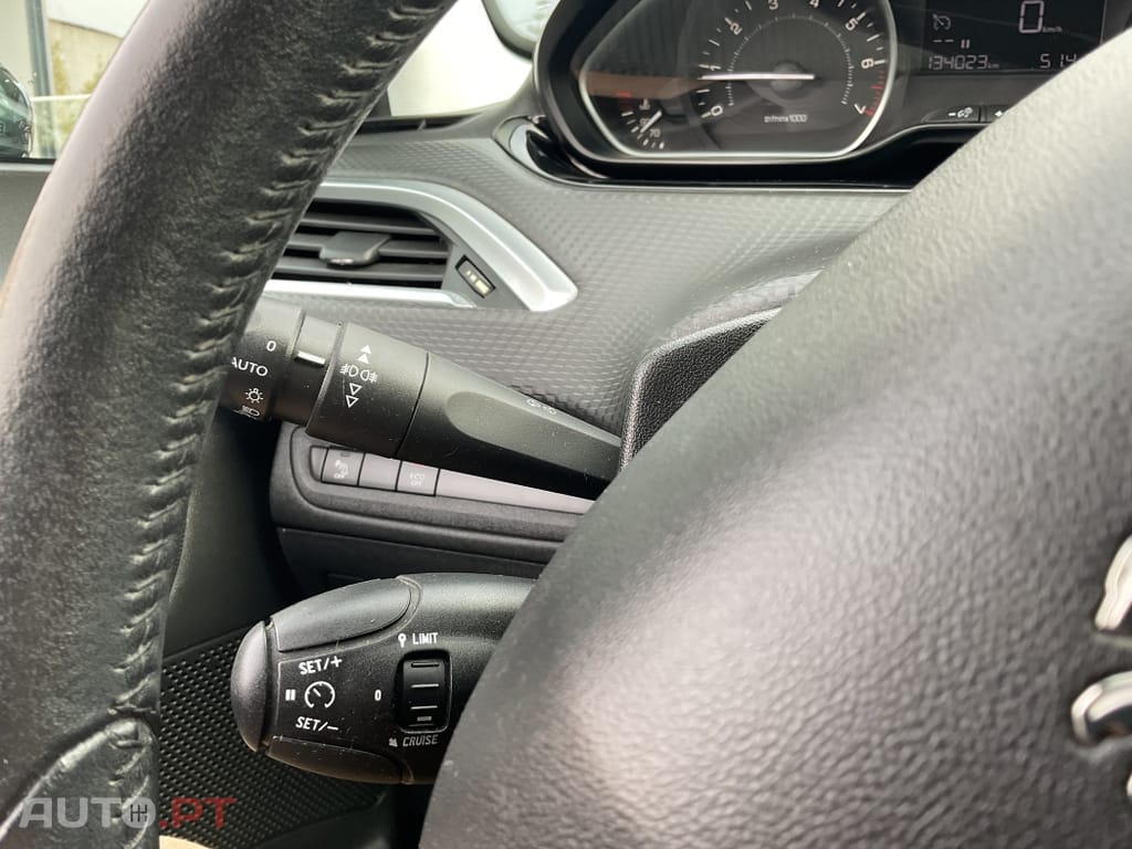 Peugeot 2008 1.2 PureTech Style