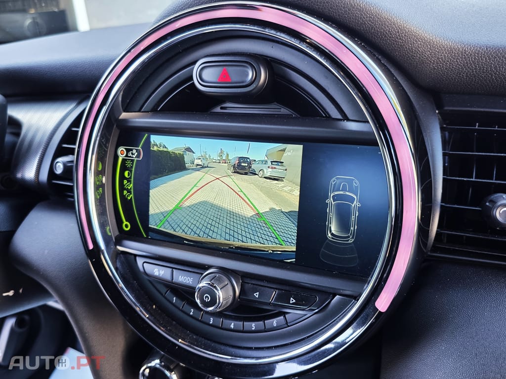 MINI Cooper D AUTO 5 Portas