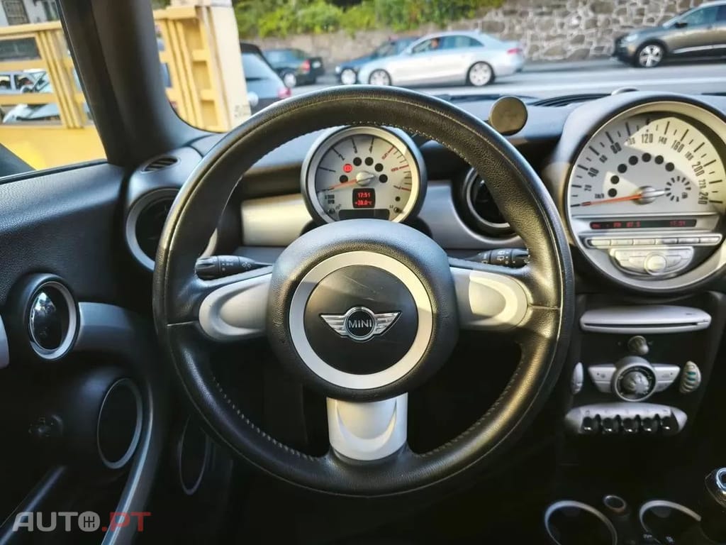 MINI Cooper Cooper D