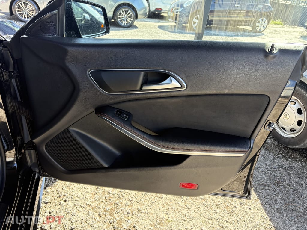 Mercedes-Benz CLA 180 AMG Line