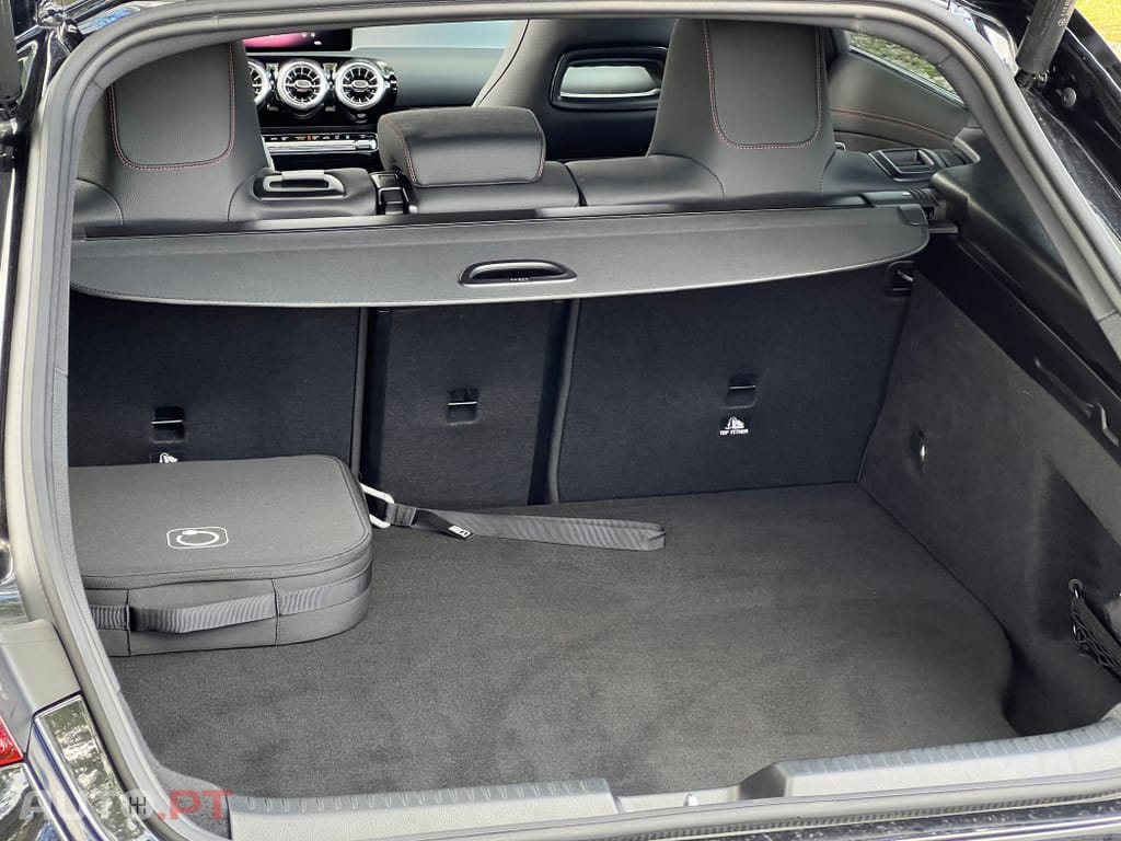 Mercedes-Benz CLA 250 e Shooting Brake AMG Line