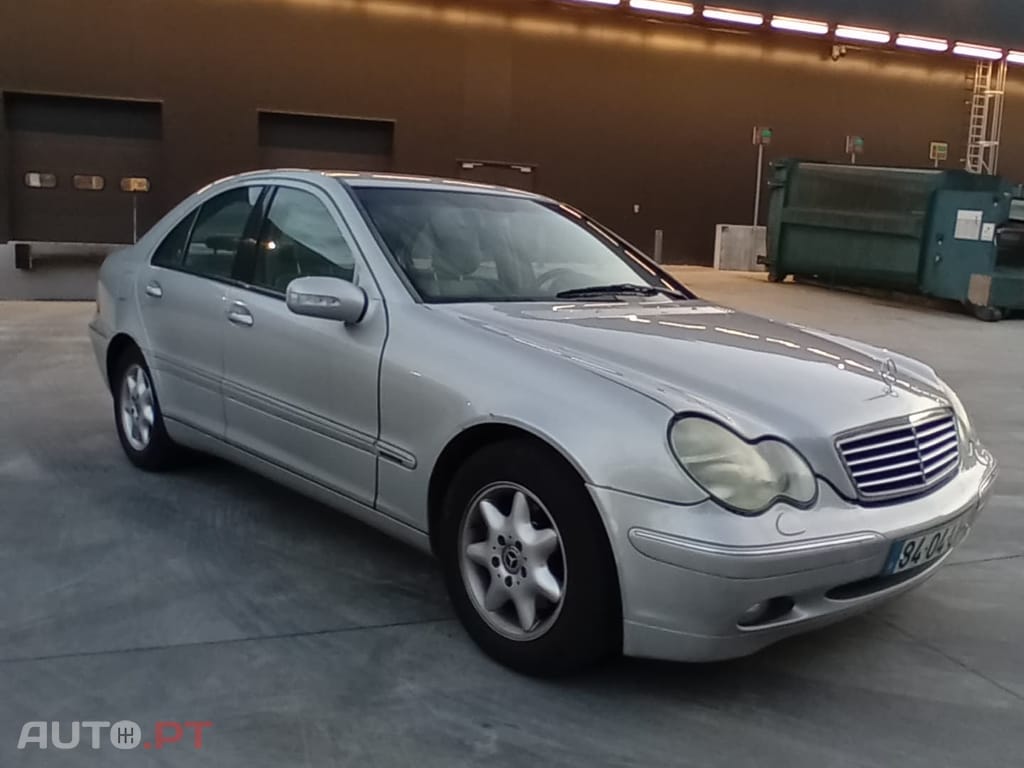 Mercedes-Benz 220 C 220 CDI