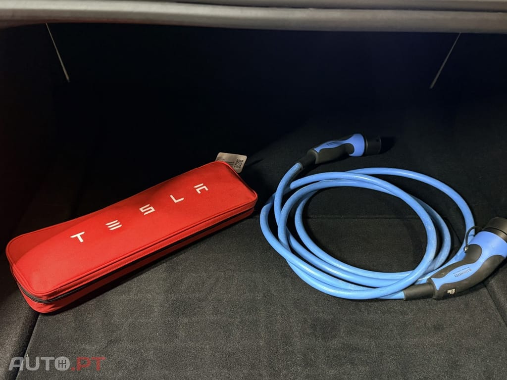 Tesla Model 3 Tração Traseira
