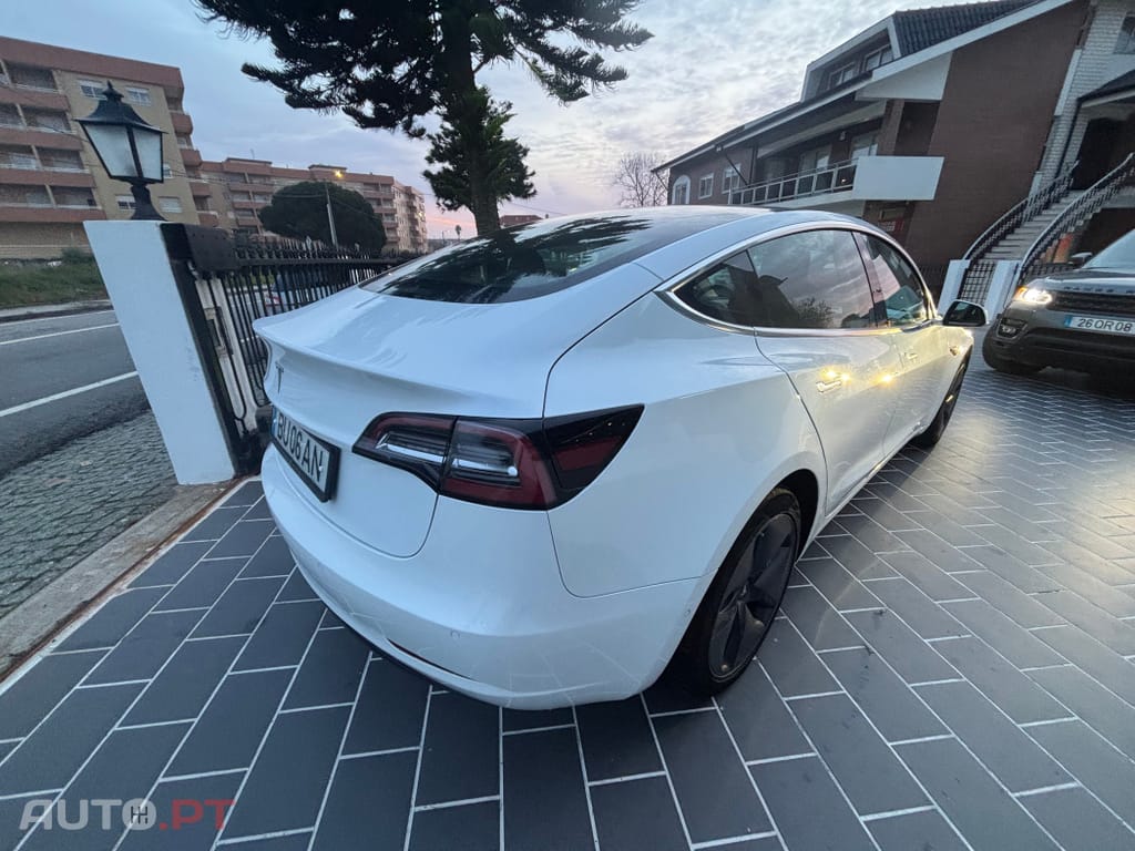 Tesla Model 3 Standard Range Plus RWD