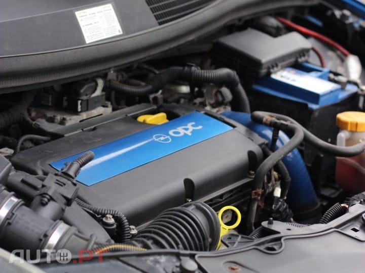 Opel Corsa 1.6 Turbo OPC