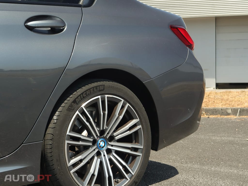 BMW 320 e Pack M Auto