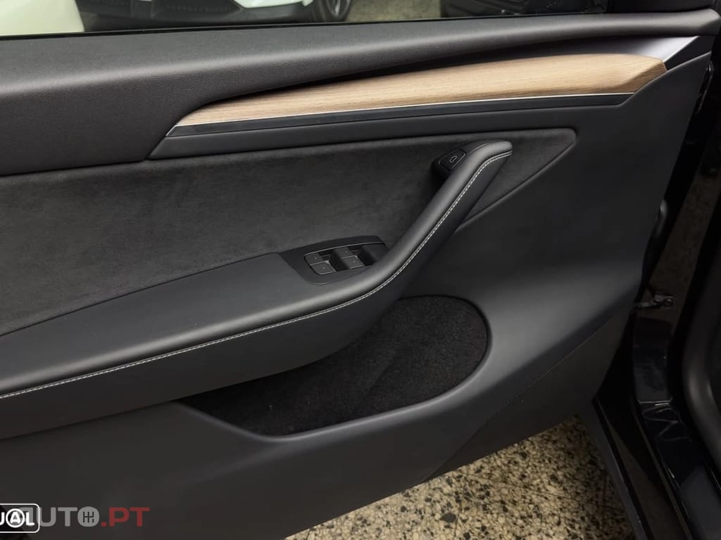 Tesla Model Y RWD