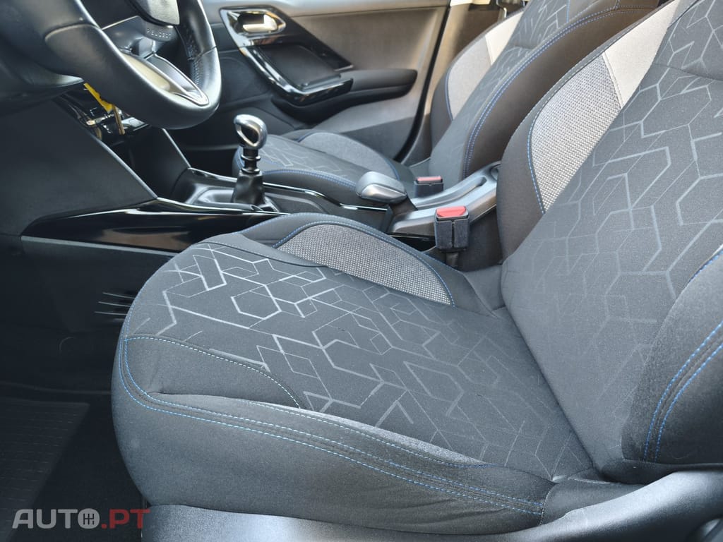 Peugeot 2008 1.2 PureTech Signature