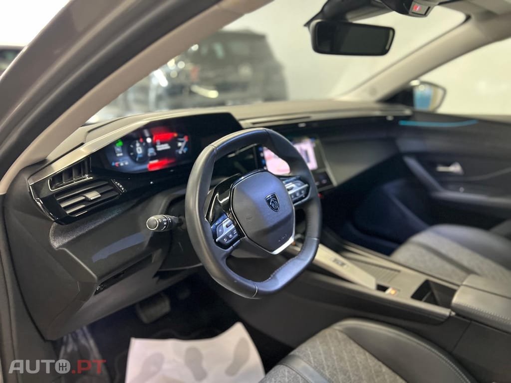 Peugeot 408 1.2 PureTech Allure Pack EAT8