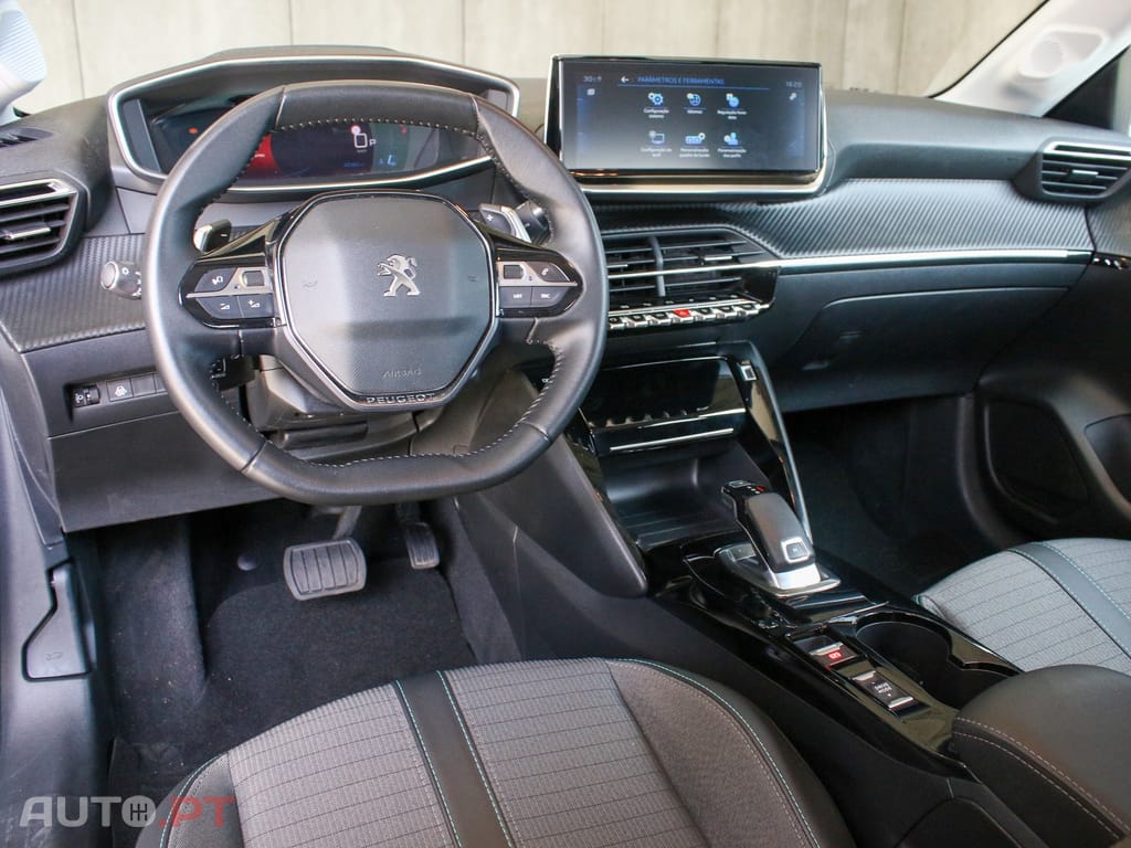 Peugeot 208 1.2 PureTech Allure EAT8
