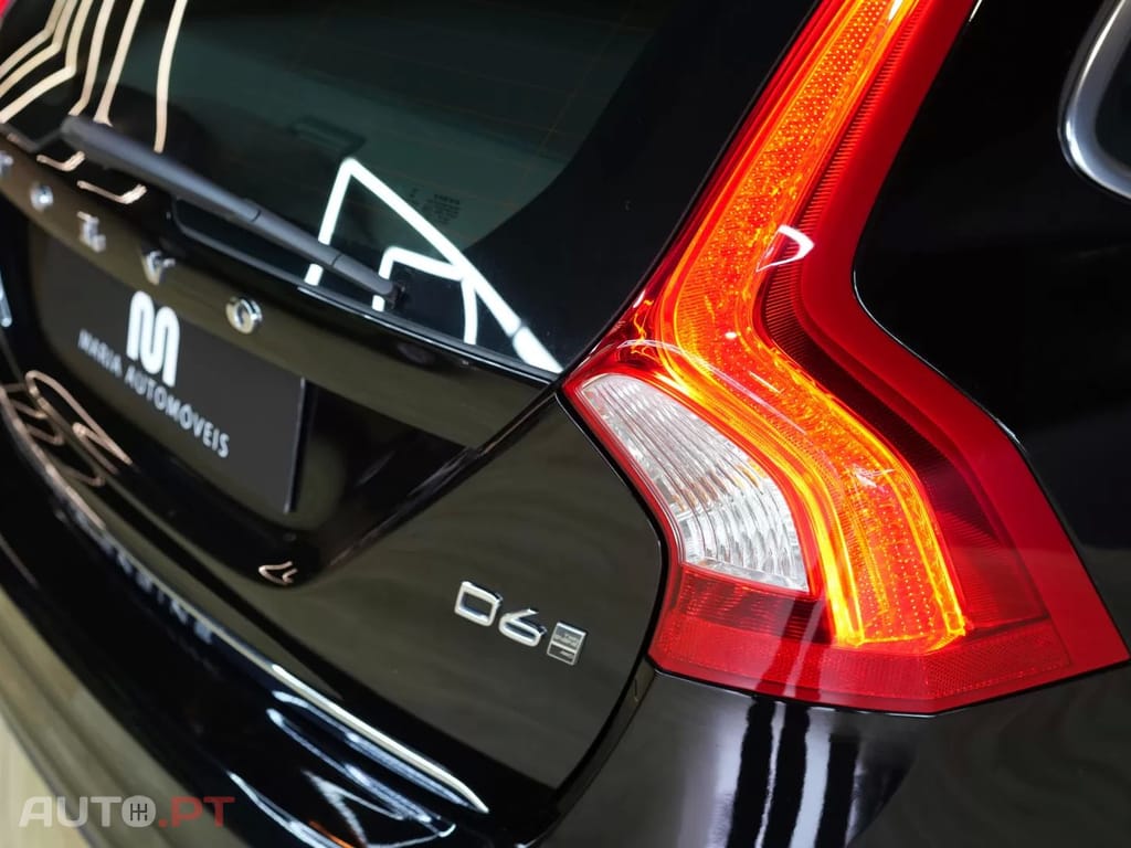 Volvo V60 2.4 D6 Momentum AWD Phev