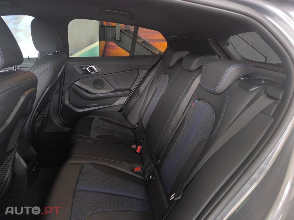 BMW 116 d Pack Desportivo M Auto