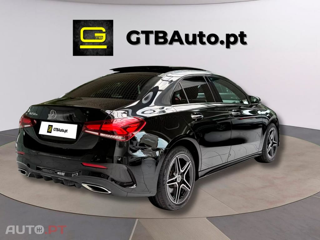 Mercedes-Benz A 250 I.V.A DEDUTIVEL e AMG