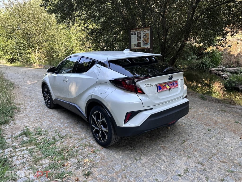 Toyota C-HR 1.8 Hybrid Exclusive