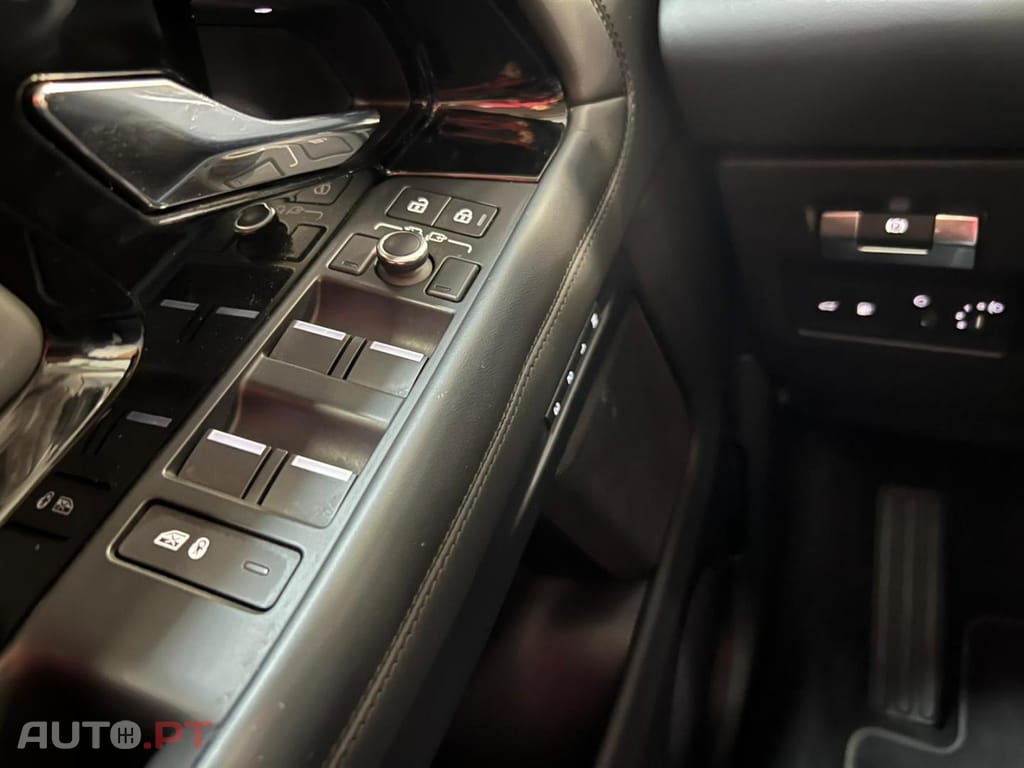 Land Rover Evoque 1.5 I3 PHEV 300 AWD Auto R-Dynamic